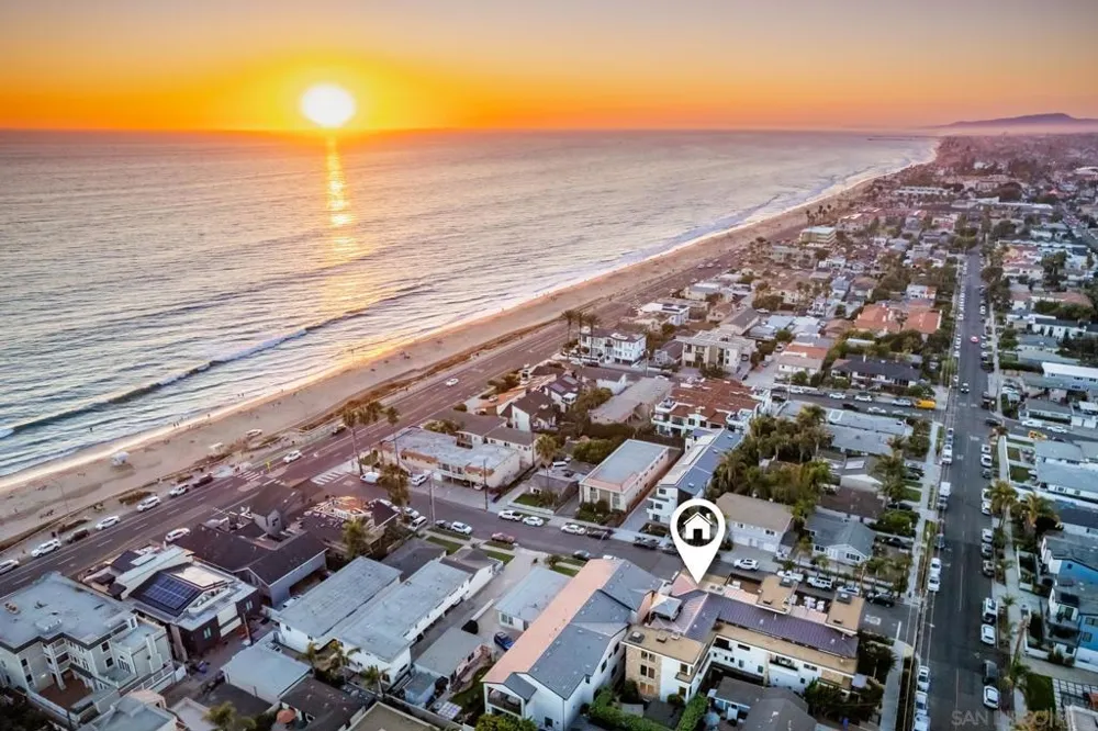 187 Cherry Ave Carlsbad, CA 92008