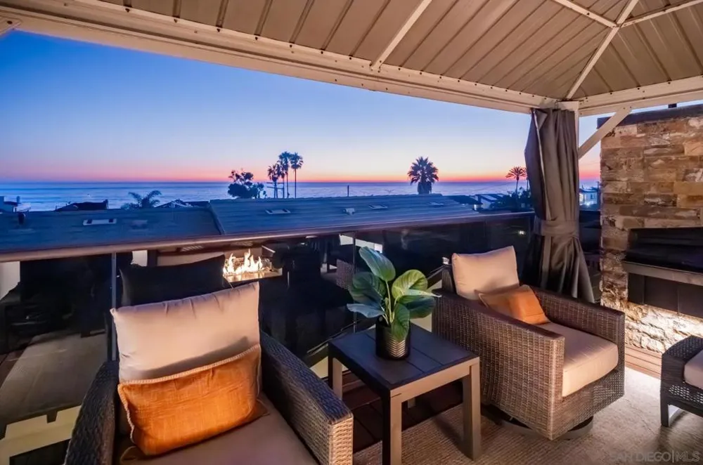 187 Cherry Ave Carlsbad, CA 92008
