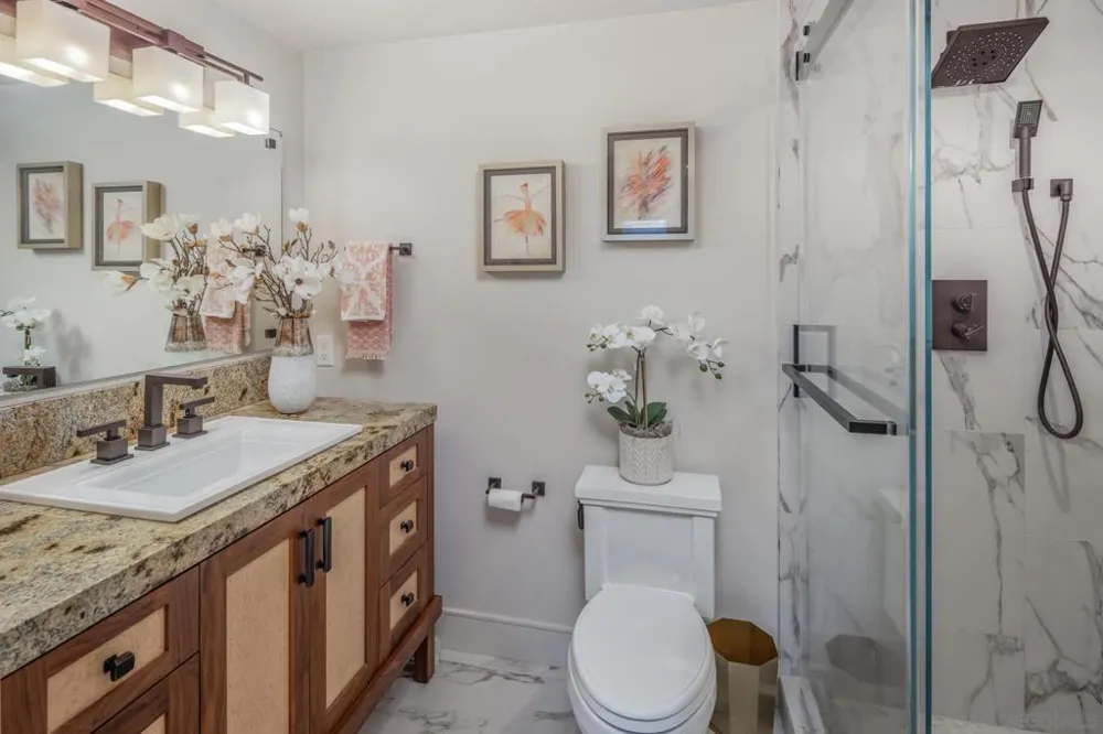 187 Cherry Ave Carlsbad, CA 92008
