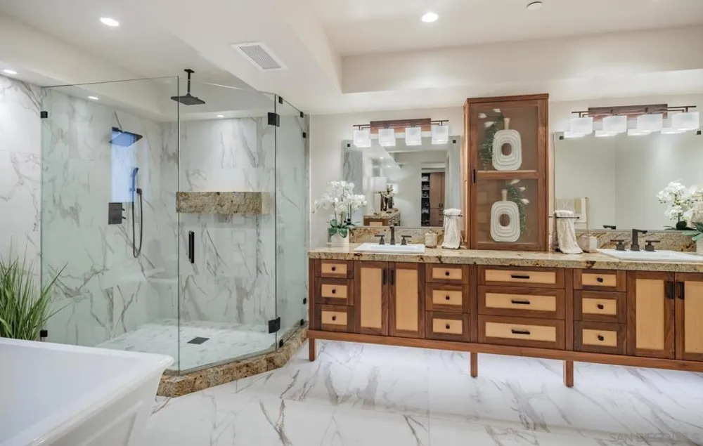 187 Cherry Ave Carlsbad, CA 92008