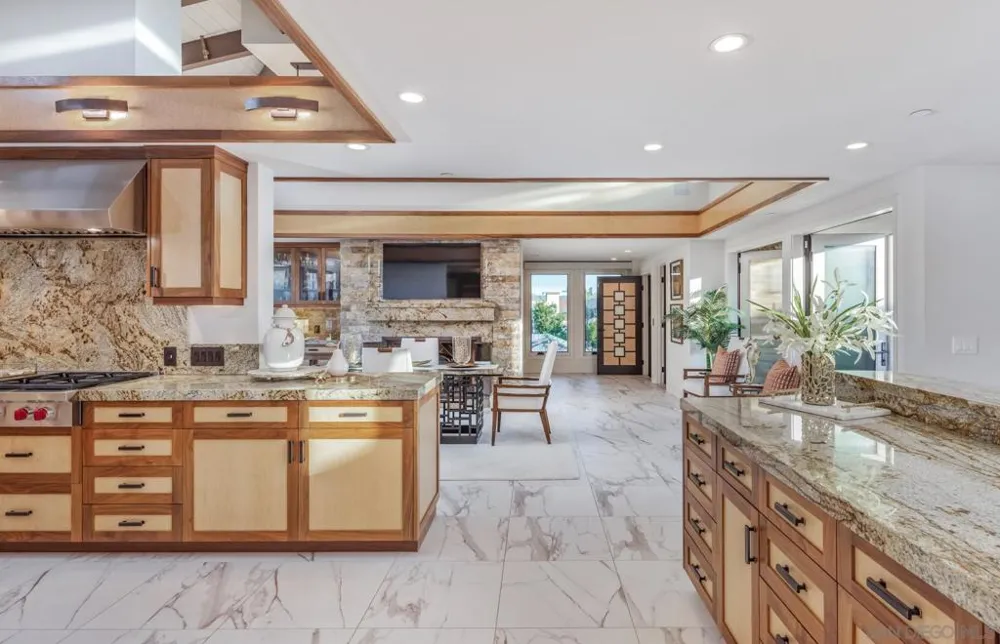187 Cherry Ave Carlsbad, CA 92008