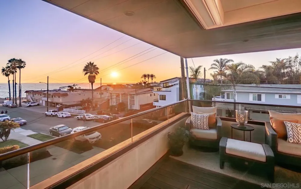 187 Cherry Ave Carlsbad, CA 92008