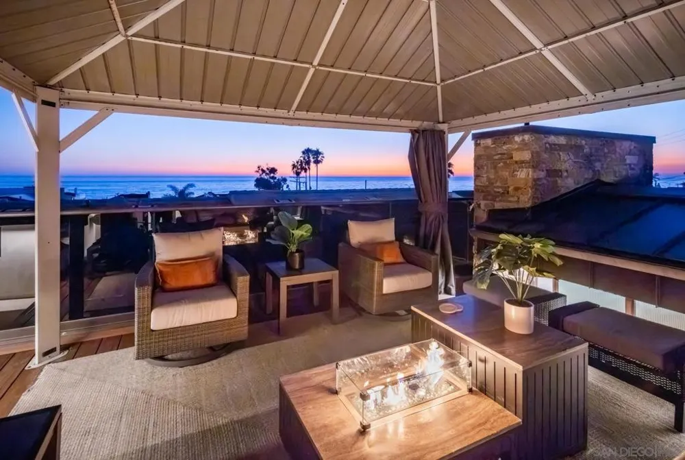 187 Cherry Ave Carlsbad, CA 92008