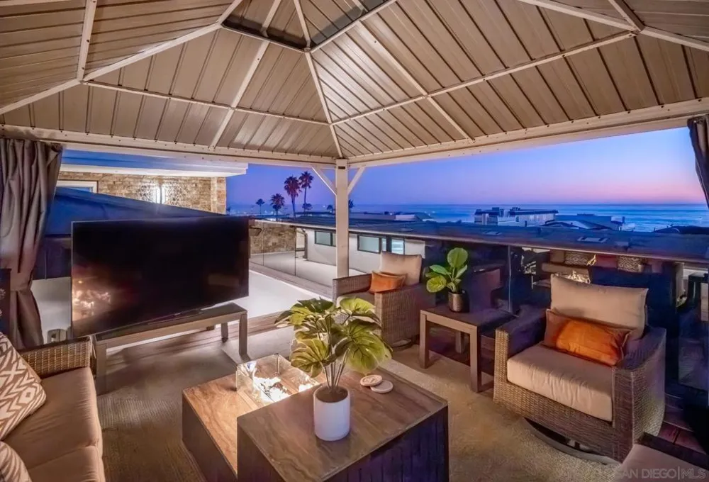 187 Cherry Ave Carlsbad, CA 92008