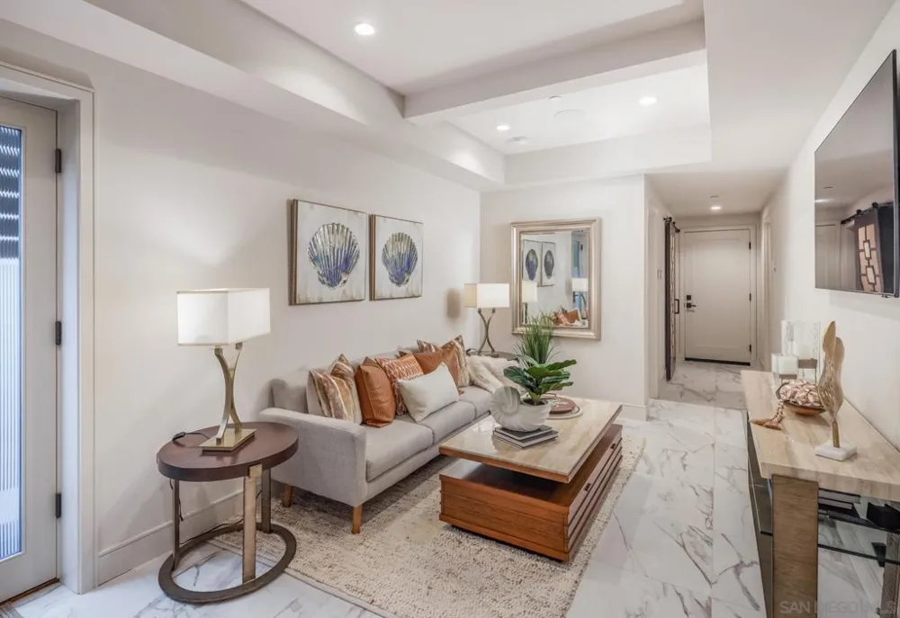 187 Cherry Ave Carlsbad, CA 92008
