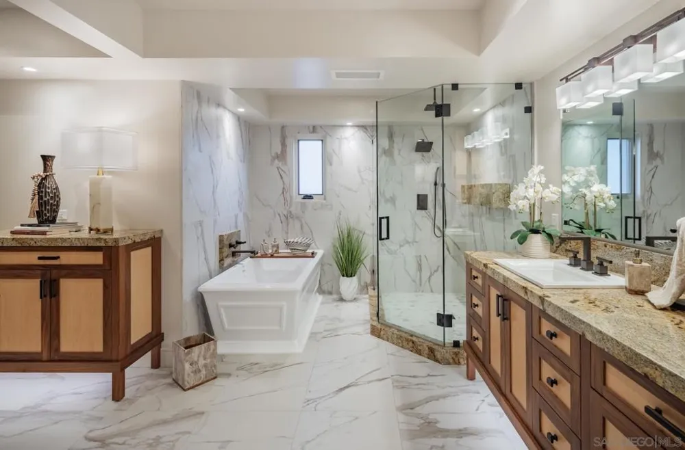 187 Cherry Ave Carlsbad, CA 92008