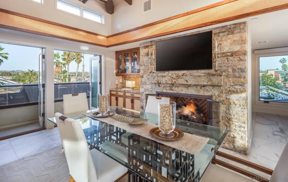 187 Cherry Ave Carlsbad, CA 92008