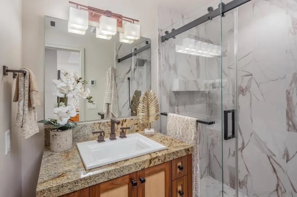 187 Cherry Ave Carlsbad, CA 92008