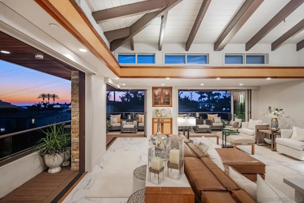 187 Cherry Ave Carlsbad, CA 92008