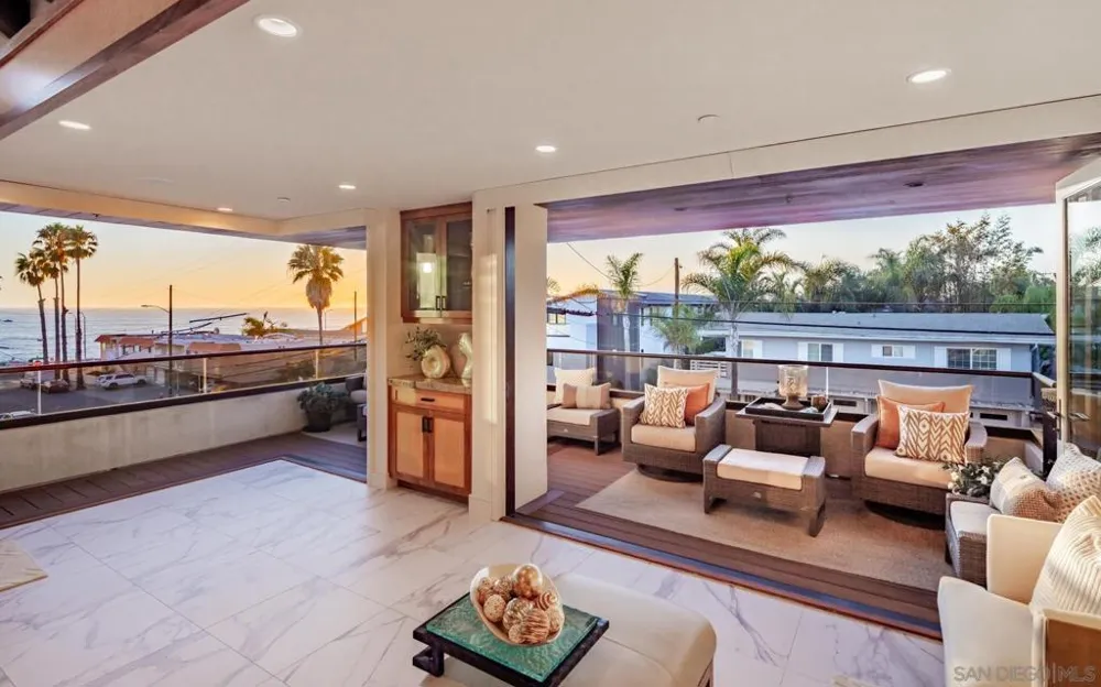 187 Cherry Ave Carlsbad, CA 92008