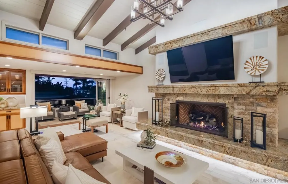 187 Cherry Ave Carlsbad, CA 92008