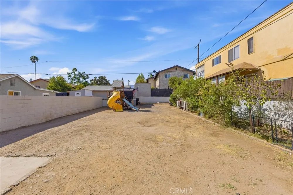1252 D Corona, CA 92882