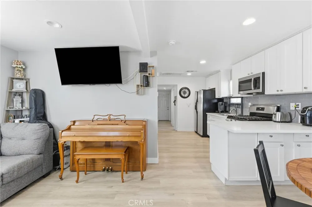 1252 D Corona, CA 92882