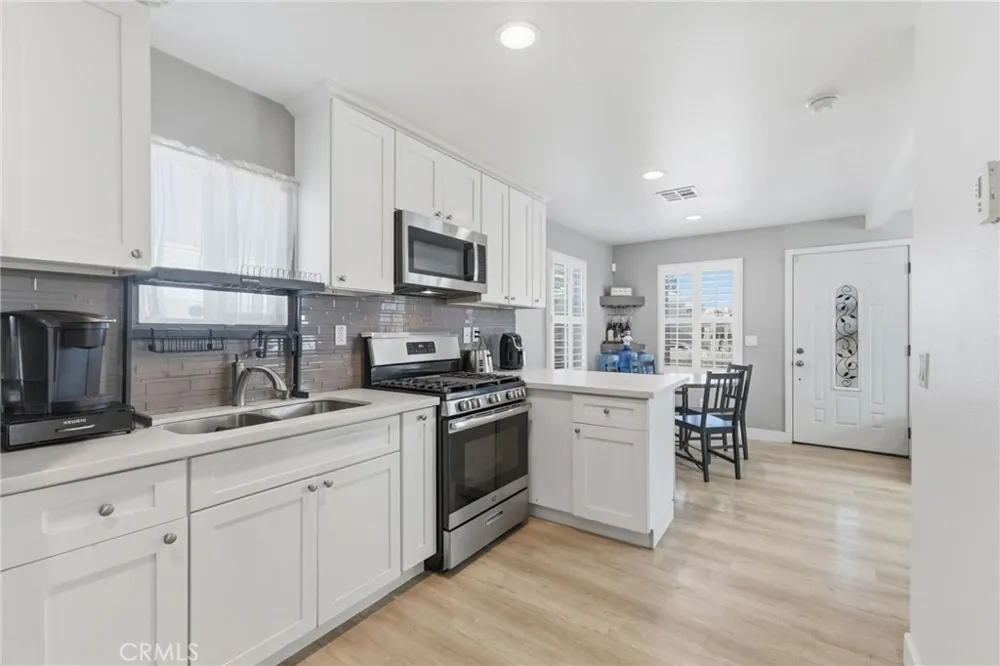 1252 D Corona, CA 92882