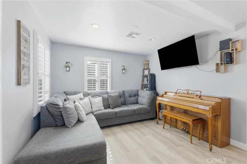 1252 D Corona, CA 92882