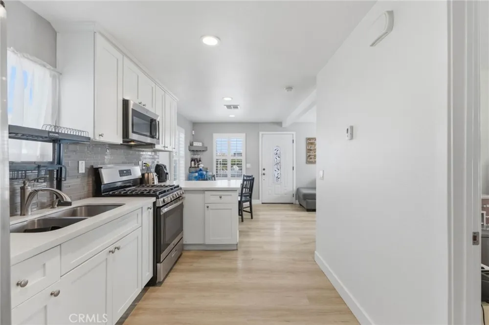 1252 D Corona, CA 92882