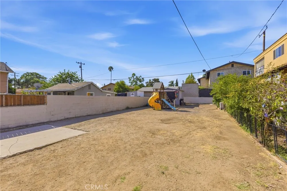 1252 D Corona, CA 92882