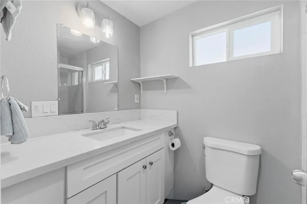 1252 D Corona, CA 92882