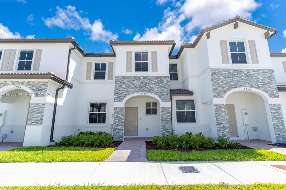 2660 SE 28th St Homestead, FL 33035