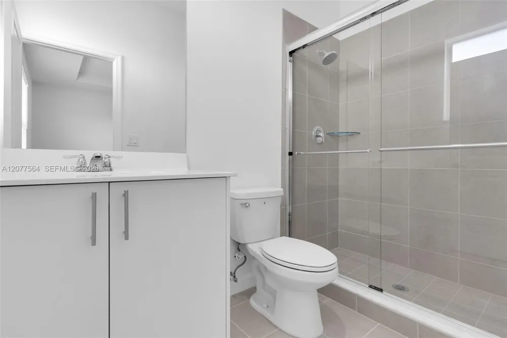 2660 SE 28th St Homestead, FL 33035
