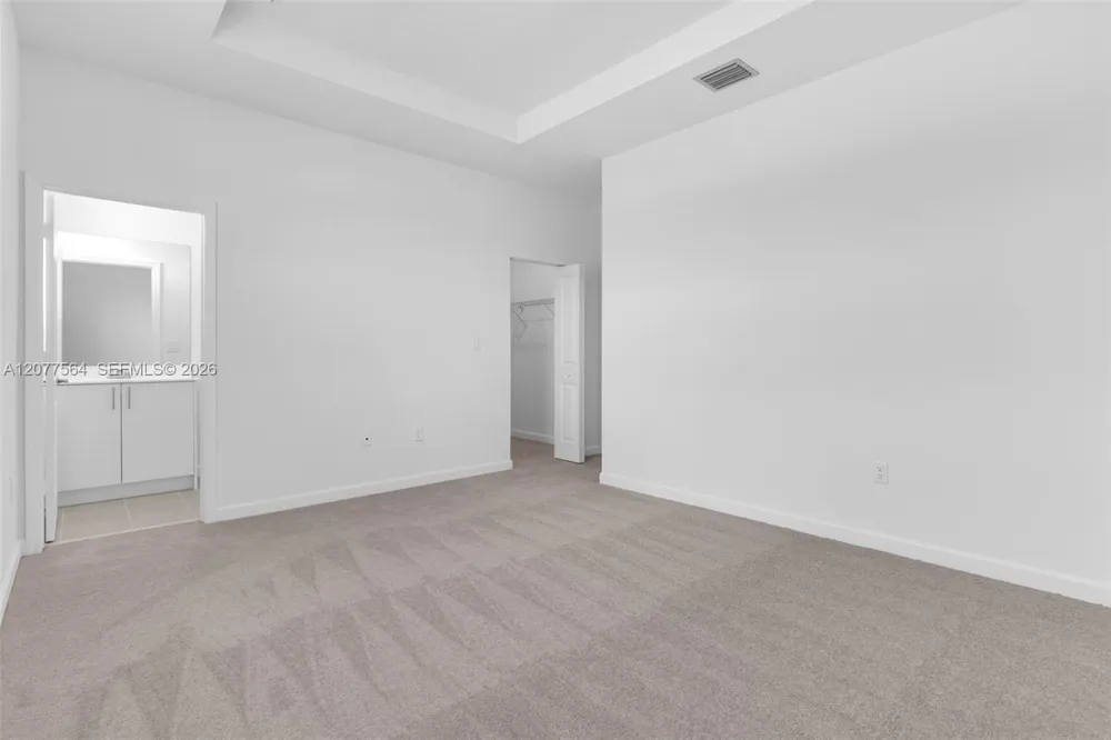 2660 SE 28th St Homestead, FL 33035