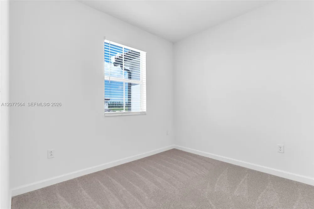 2660 SE 28th St Homestead, FL 33035