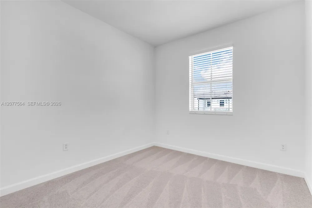 2660 SE 28th St Homestead, FL 33035