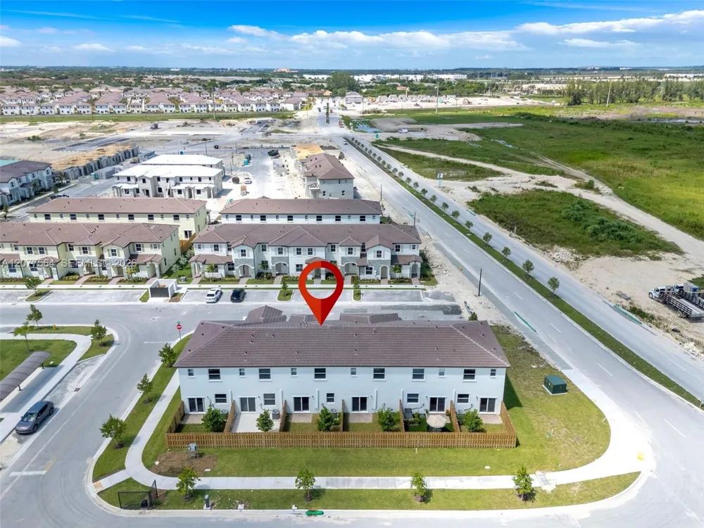 2660 SE 28th St Homestead, FL 33035