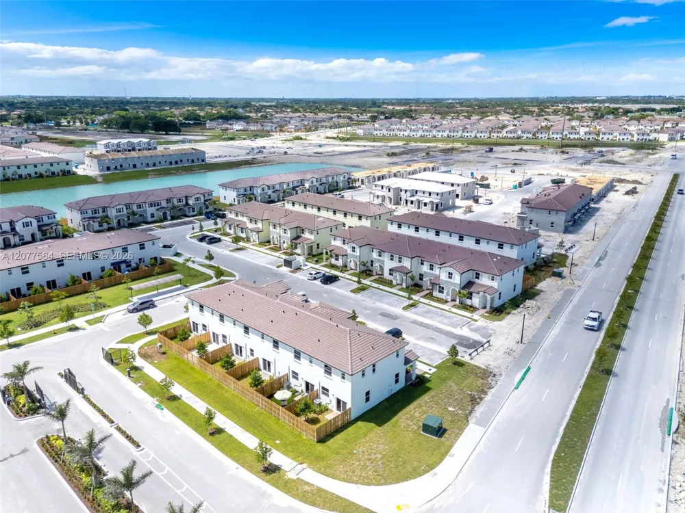 2660 SE 28th St Homestead, FL 33035