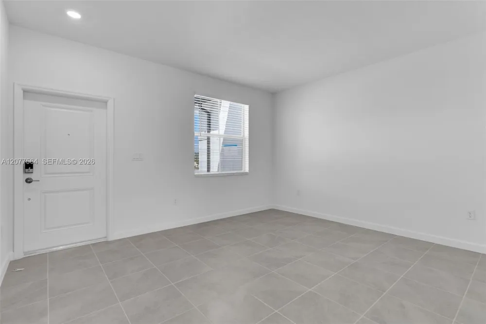 2660 SE 28th St Homestead, FL 33035