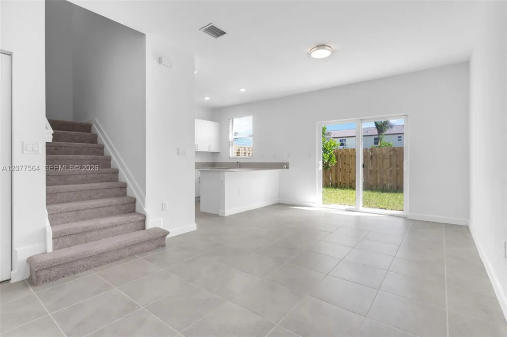 2660 SE 28th St Homestead, FL 33035