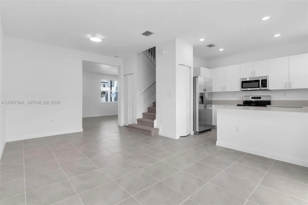 2660 SE 28th St Homestead, FL 33035