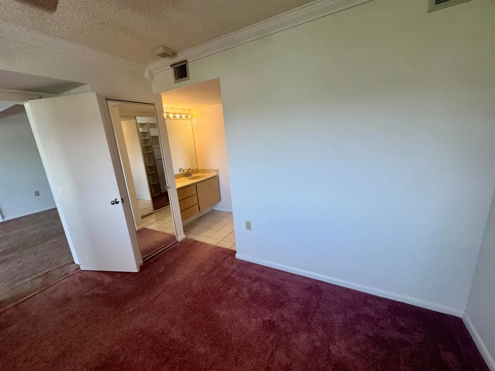 601 SEAFARER CIRCLE #405 Jupiter, FL 33477