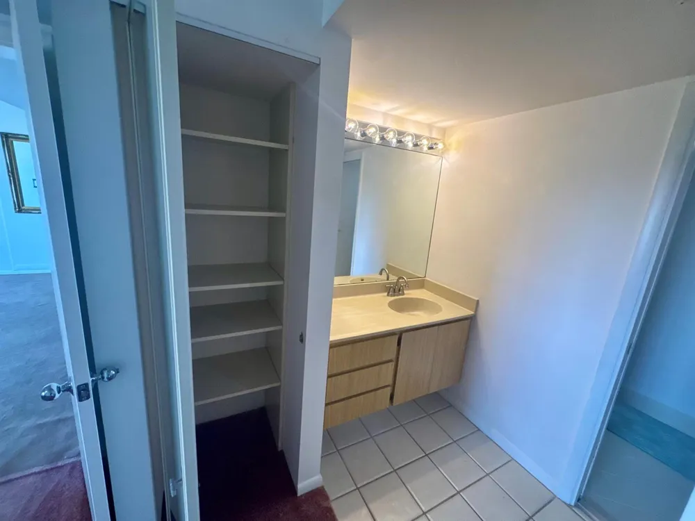 601 SEAFARER CIRCLE #405 Jupiter, FL 33477