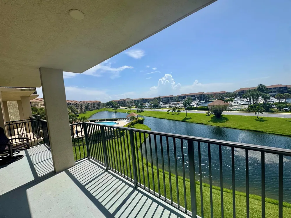 601 SEAFARER CIRCLE #405 Jupiter, FL 33477