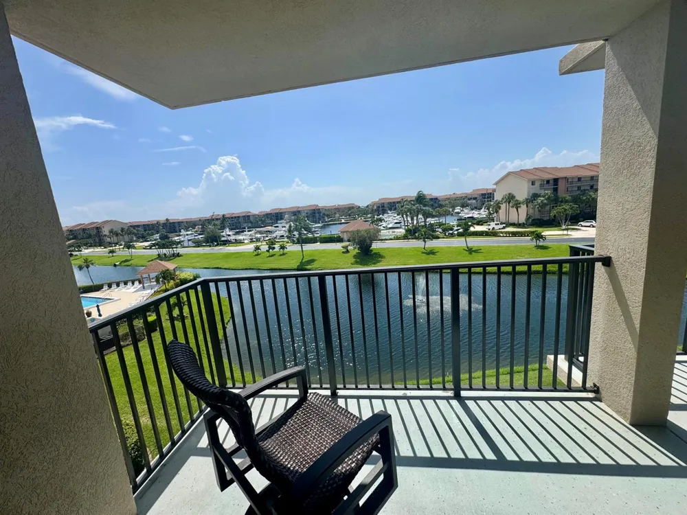 601 SEAFARER CIRCLE #405 Jupiter, FL 33477