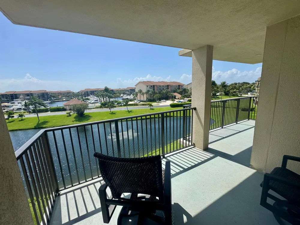 601 SEAFARER CIRCLE #405 Jupiter, FL 33477