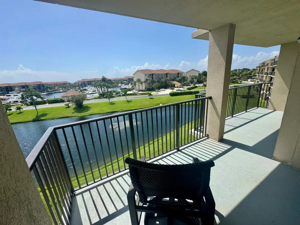601 SEAFARER CIRCLE #405 Jupiter, FL 33477