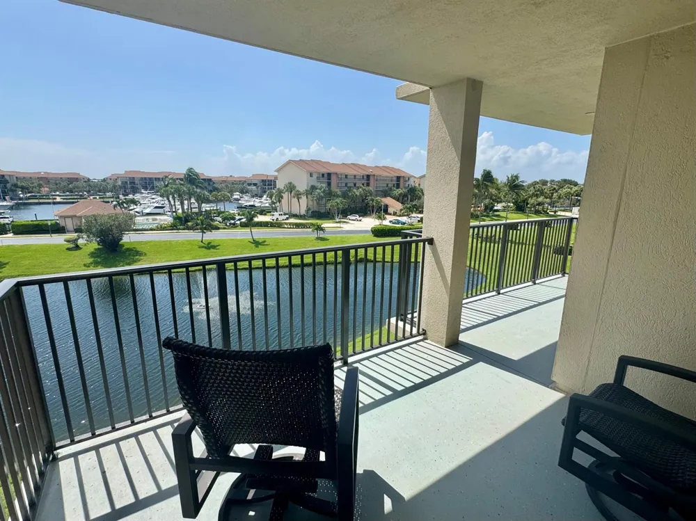 601 SEAFARER CIRCLE #405 Jupiter, FL 33477