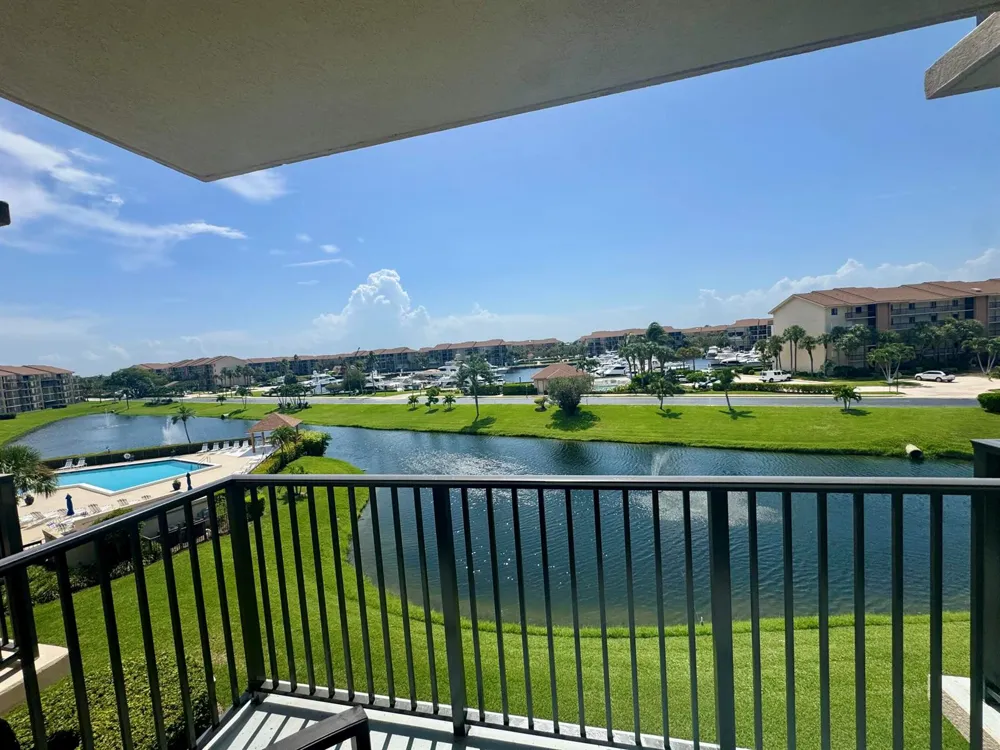 601 SEAFARER CIRCLE #405 Jupiter, FL 33477