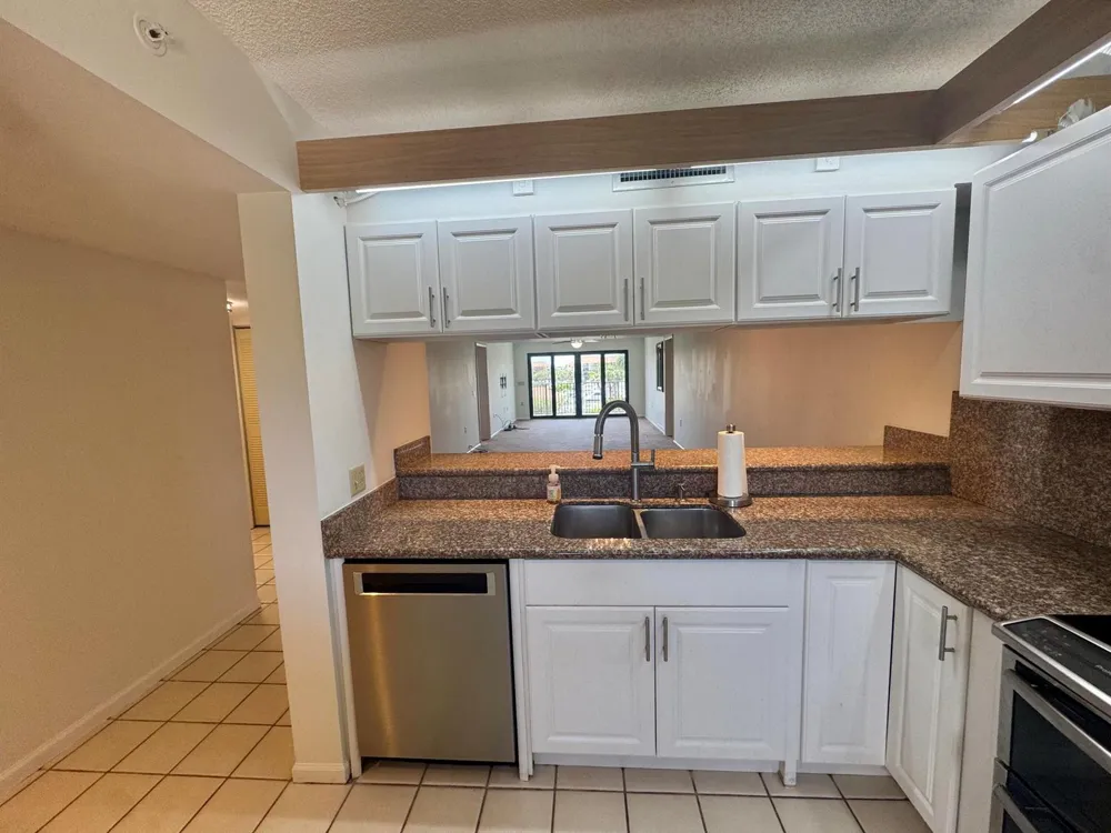 601 SEAFARER CIRCLE #405 Jupiter, FL 33477