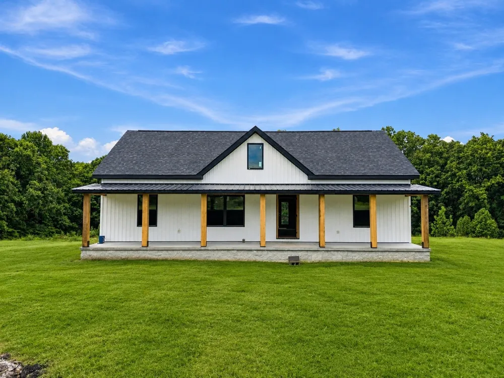2700 Pinewood Road Lyles, TN 37098