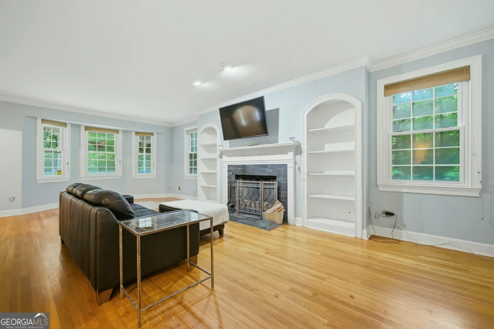 3155 Laura LN Douglasville, GA 30135