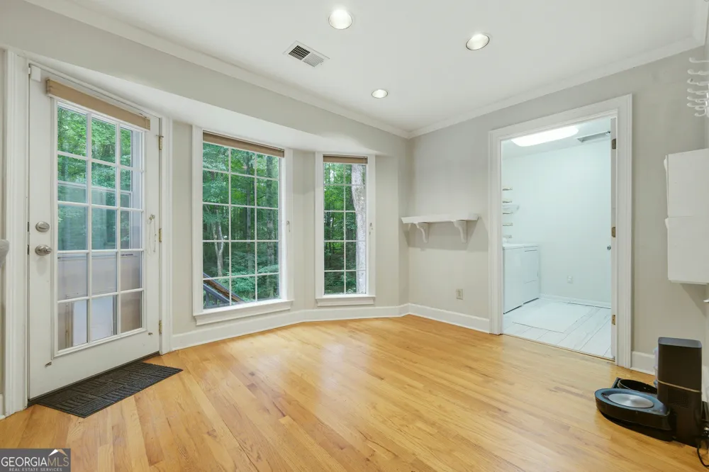 3155 Laura LN Douglasville, GA 30135