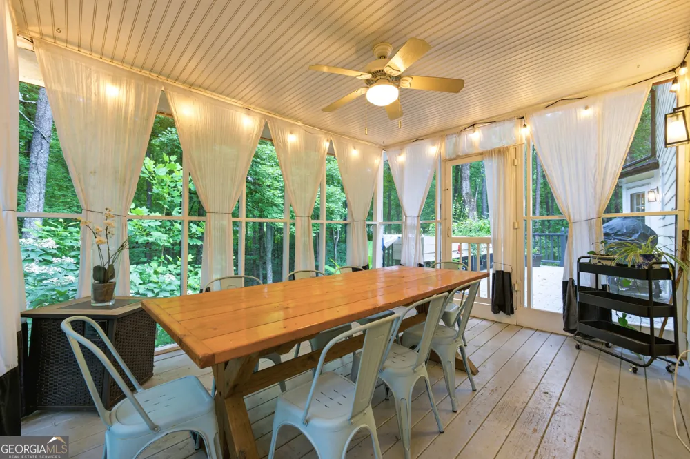 3155 Laura LN Douglasville, GA 30135