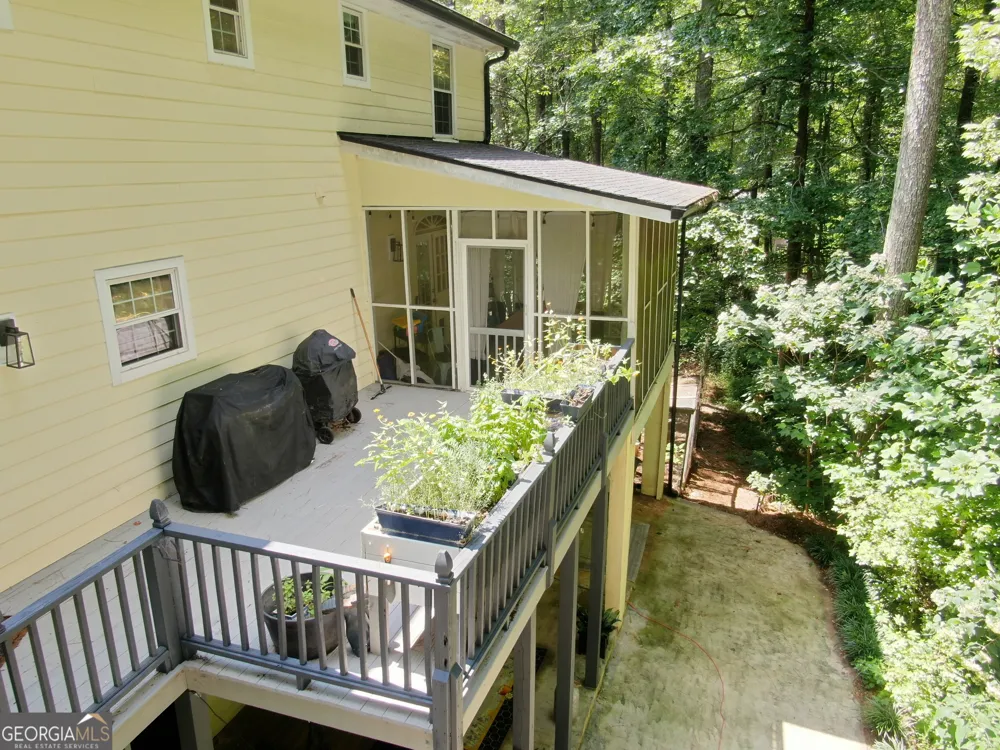 3155 Laura LN Douglasville, GA 30135