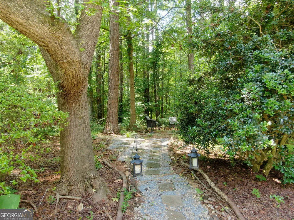 3155 Laura LN Douglasville, GA 30135