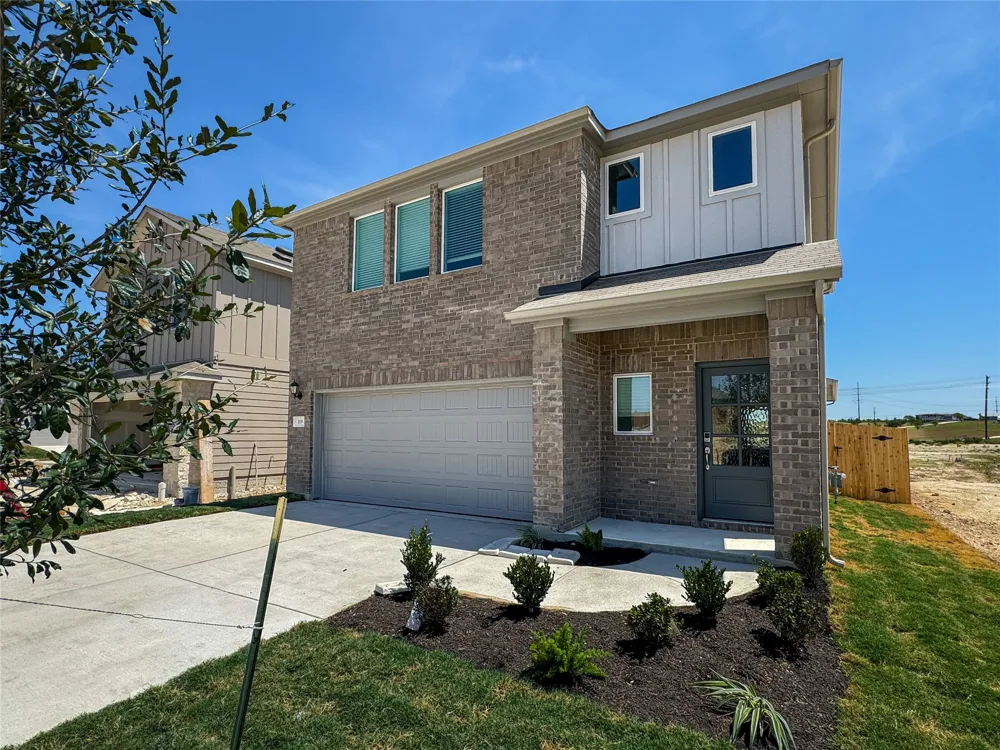 119 Jake Pine Drive Buda, TX 78610