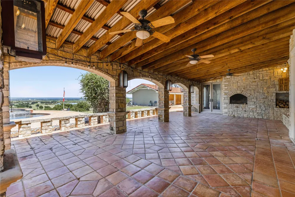 51 Oak Hill Circle Brownwood, TX 76801