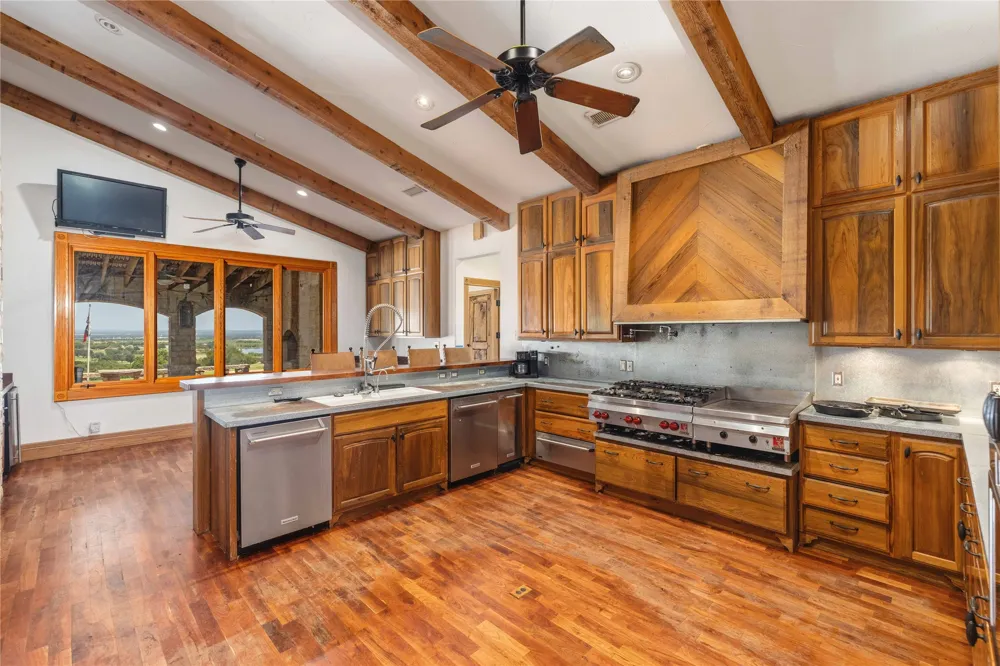 51 Oak Hill Circle Brownwood, TX 76801